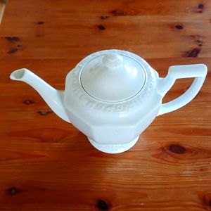 Rosenthal maria white classic rose teapot